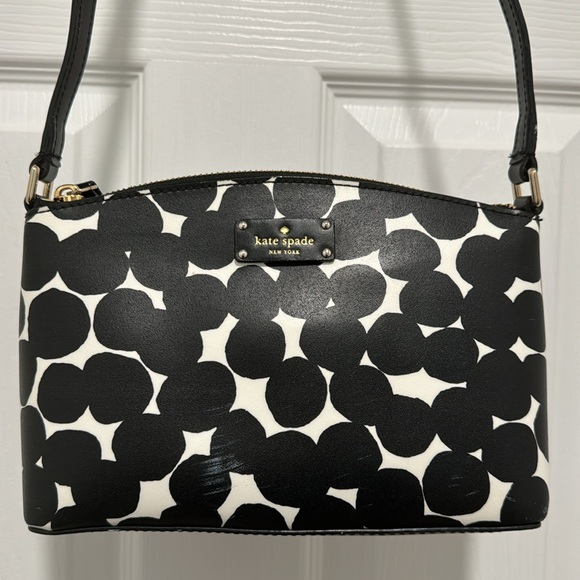 Kate Spade Crossbody Bag w/Adjustable Strap - Picture 2 of 11